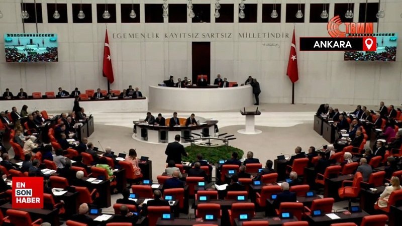 Meclis'te protesto: HEDEP'li vekil istifa çağrısı yaptı