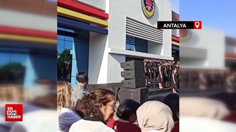 Antalya'da 29 Ekim konuşmasında Türkiye Yüzyılı’nı hedef almıştı: Öğretmen gözaltına alındı