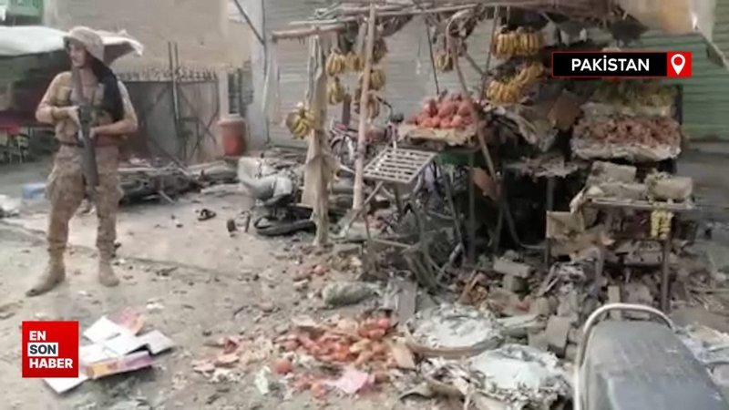 Pakistan'da 2 eyalette bombalı saldırılar