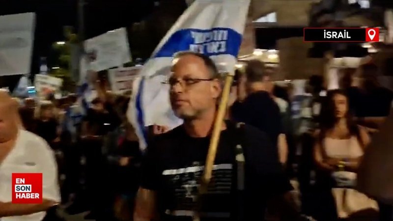 İsrail'de halk sokağa indi: Katil Netanyahu sloganları atılıyor