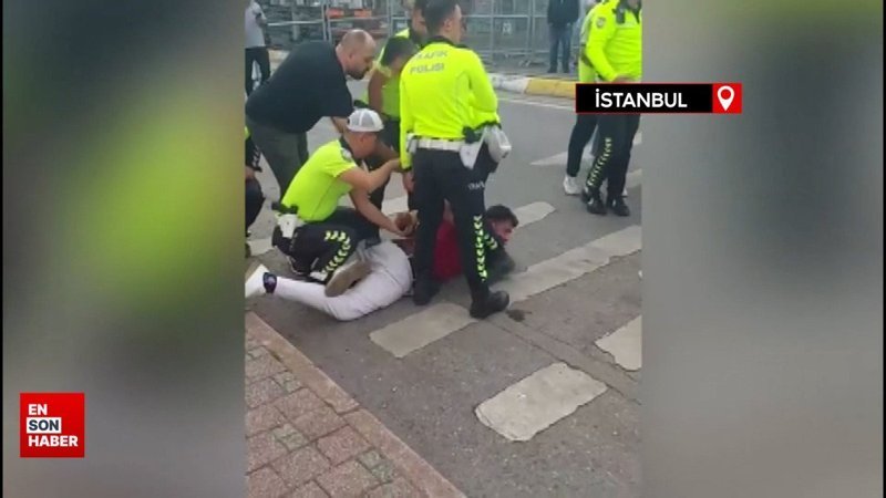 İstanbul'da Fenerbahçe maçı öncesi caddeyi bariyerle kapatan işçilere saldırdı