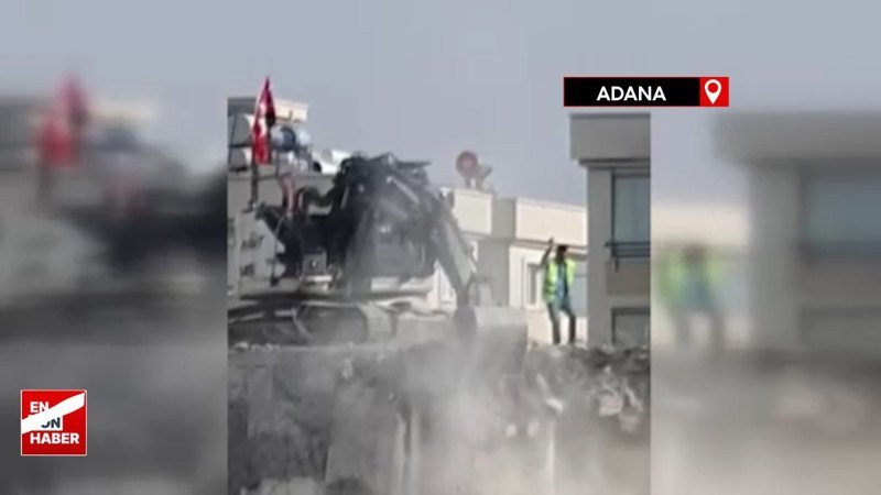 Adana'da çatıda dans: İşçi bina yıkılırken kendini ritme kaptırdı