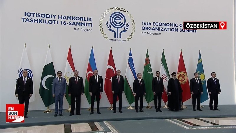 Cumhurbaşkanı Erdoğan, Ekonomik İşbirliği Teşkilatı aile fotoğrafı çekimine katıldı