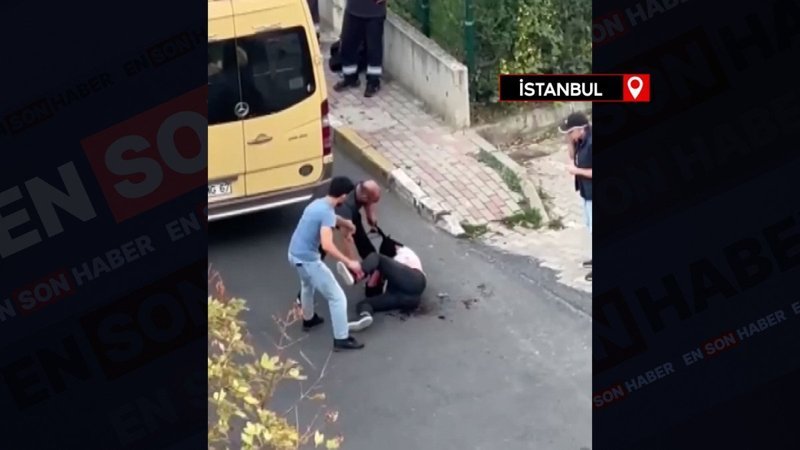 İstanbul'da dolmuş şoförü ile yolcunun kavgası kamerada