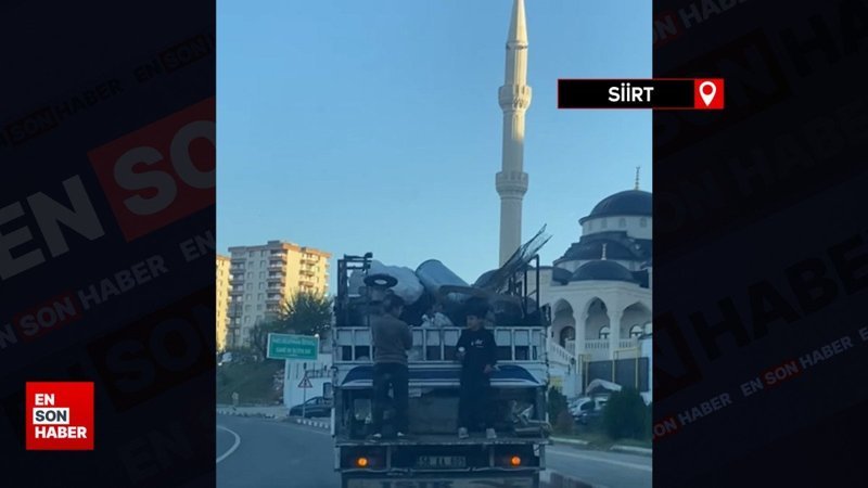 Siirt'te çocukların kamyonet kasasında tehlikeli yolculuğu