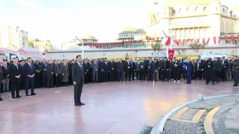 CHP, 10 Kasım anma programına çelenk getirmeyi unuttu