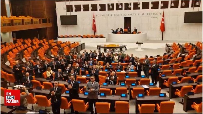 CHP’nin TBMM’deki oturma eylemi başladı