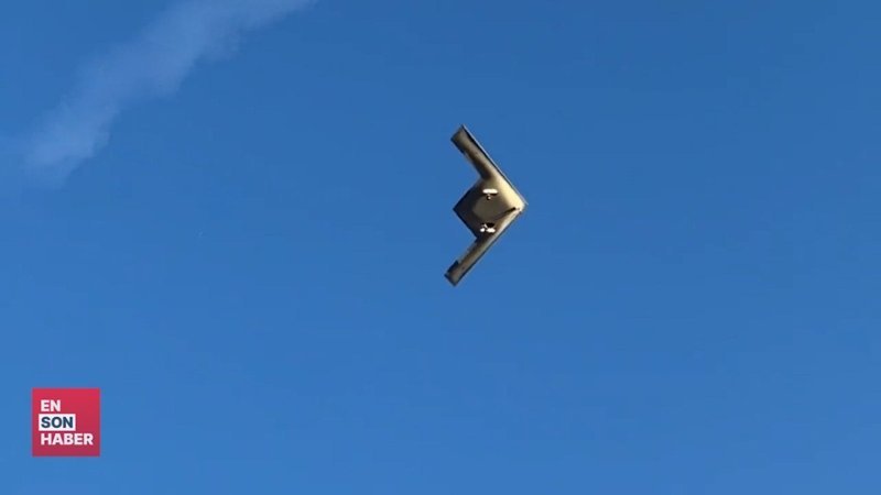 Nükleer hayalet bombardıman uçağı B-21 Raider havalandı