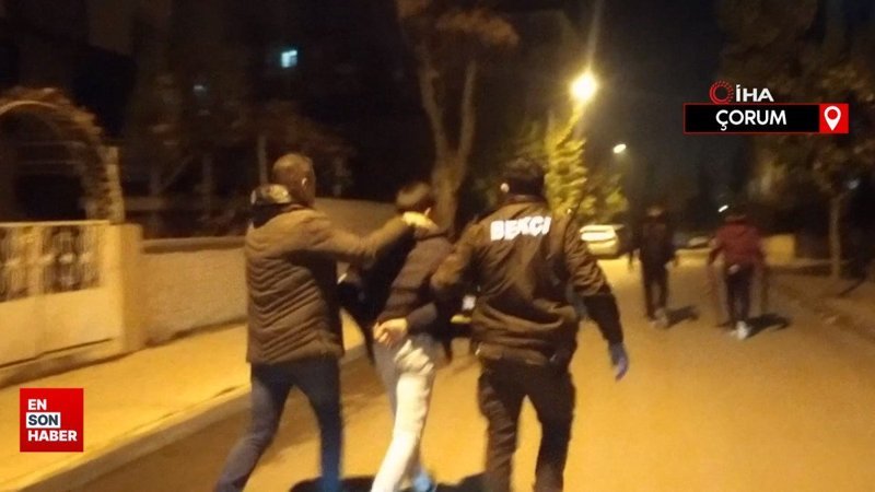 Çorum'da çocuklara silah satan şahsın evine baskın