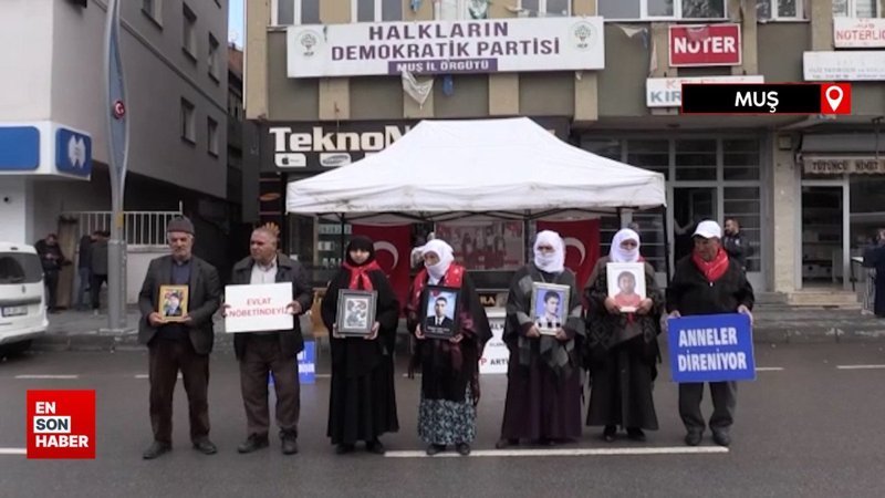 Muşlu aileler, HDP önündeki eylemlerine devam ediyor