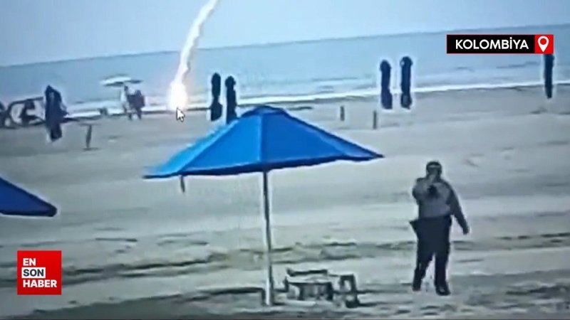 Kolombiya'da plajdaki kadına yıldırım çarptı