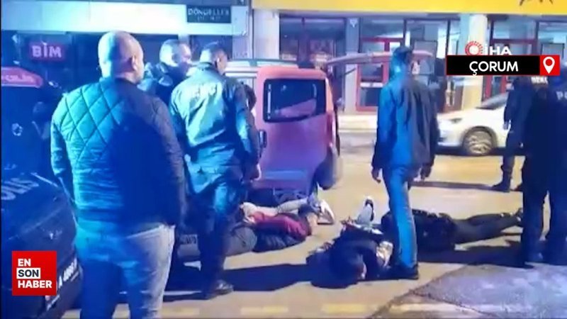 Çorum'da kovalamacada yakalanan araçtan pompalı tüfek çıktı