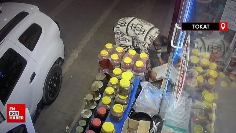 Tokat'ta kapalı marketin önünden ürünleri alıp, not bıraktı