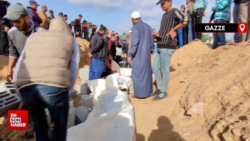 Gazze'de can verenler için toplu mezar kazıldı