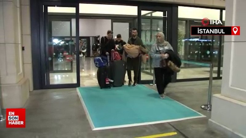 Gazze'den tahliye edilen 87 Türk ve KKTC vatandaşı Türkiye'ye getirildi