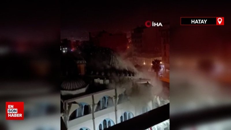 Hatay'da ağır hasarlı cami yıkım esnasında çöktü