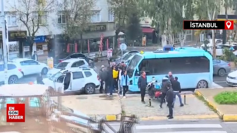 Tuzla'da yol verme kavgası: Sürücüler tekme tokat birbirine saldırdı