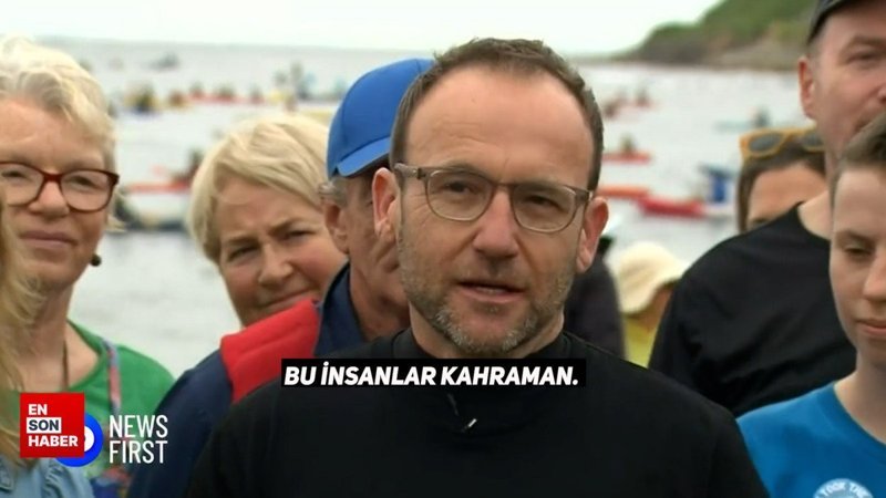 Avustralya'da kömür sevkiyatı kanolarla engellendi