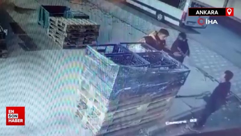 Başkent'te market çalışanına satırlı saldırı