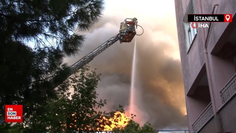 Maltepe'de kahve imalathanesinde yangın