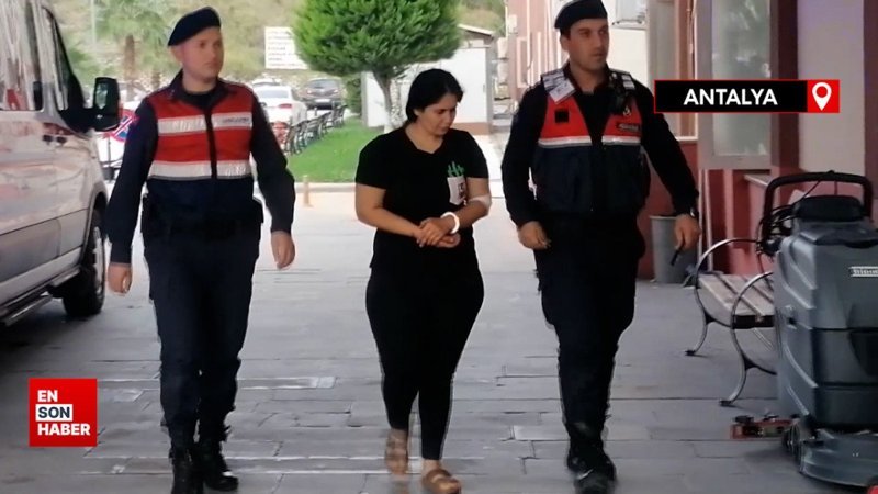 Antalya'da eve geç gelen kocasını bıçaklayan kadın