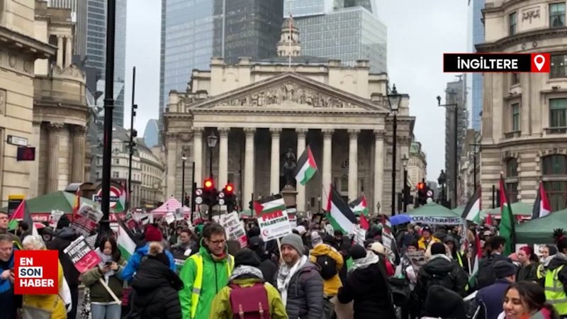 İngiltere’de binlerce kişi Filistin’e destek için toplandı