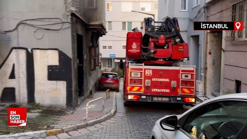 İstanbul'da hatalı park itfaiye ekibine zor anlar yaşattı