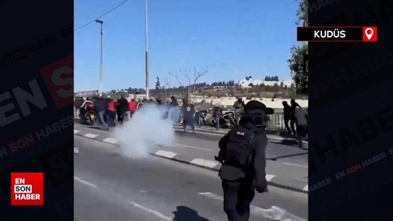 İsrail polisinden namaz kılmak isteyen Filistinlilere sert müdahale