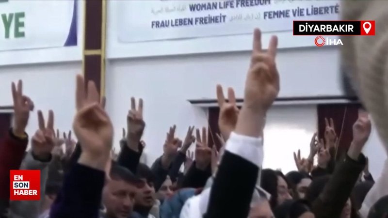 DEM kongresinde teröristler için saygı duruşunda bulundular: Soruşturma başlatıldı