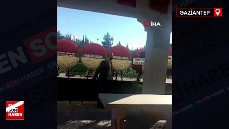 Gaziantep'te şehit yakınları, Özgür Özel'in gönderdiği çelengi parçaladı