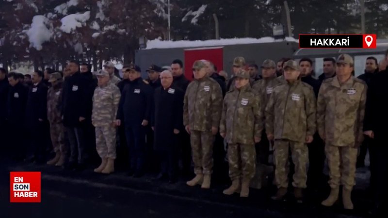 Pençe Kilit bölgesinde şehit olan 6 asker için Hakkari'de tören