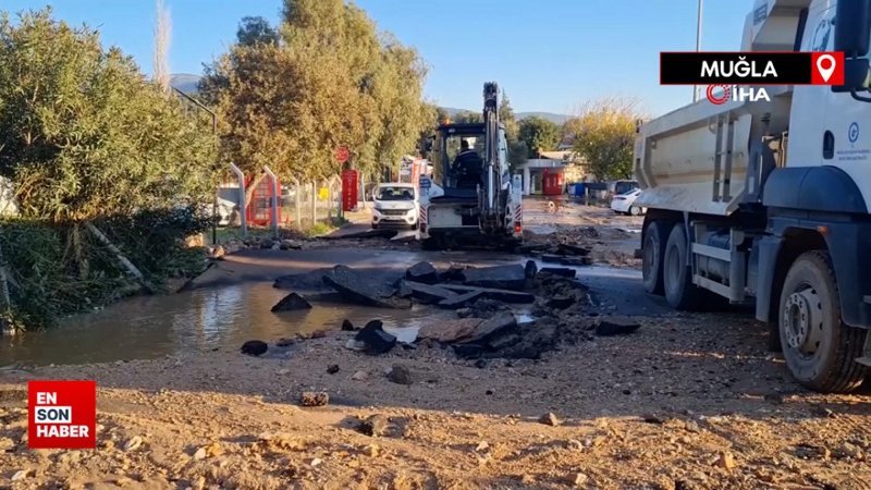 Bodrum’da ana isale hattı patladı, yolda dev çukur açıldı