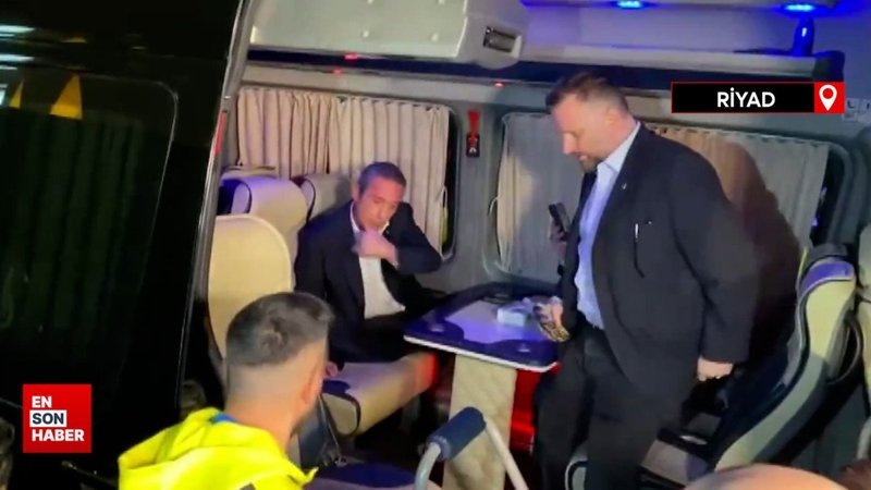 Ali Koç ve Dursun Özbek, toplantı yapılan otelden ayrıldı