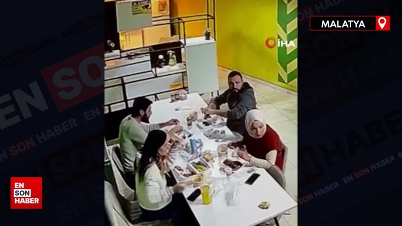 Malatya'da depremde herkes kaçtı, onlar yemeğe devam etti