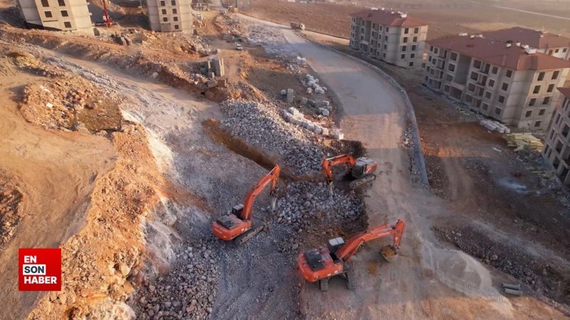 Abdulkadir Uraloğlu: Deprem konutlarının yolları için 2024'te 12 milyar lira harcama yapılacak