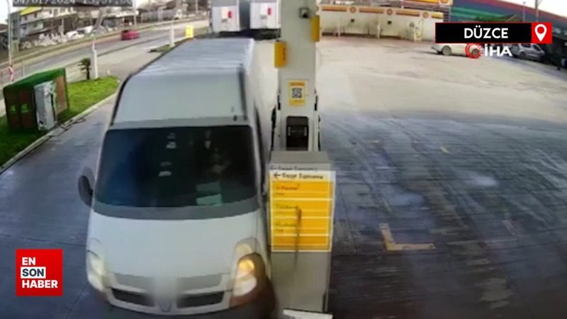 Düzce'de kontrolden çıkan minibüs akaryakıt pompalarını teğet geçti