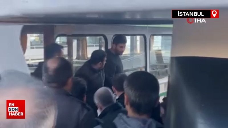 Eminönü - Üsküdar vapurunda yolcular mahsur kaldı