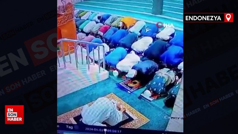 Endonezya'da namaz sırasında kalp krizi geçiren imam secdede vefat etti