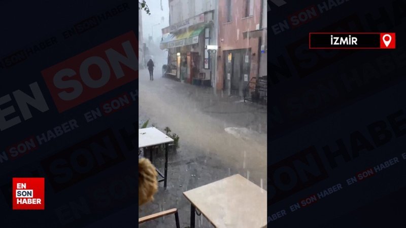 İzmir’de sağanak yağmur yolları göle çevirdi