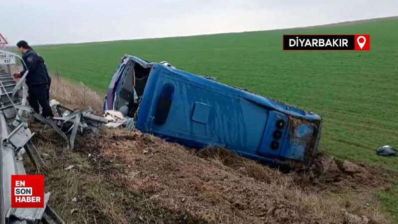 Diyarbakır'da mahkumları taşıyan araç şarampole yuvarlandı