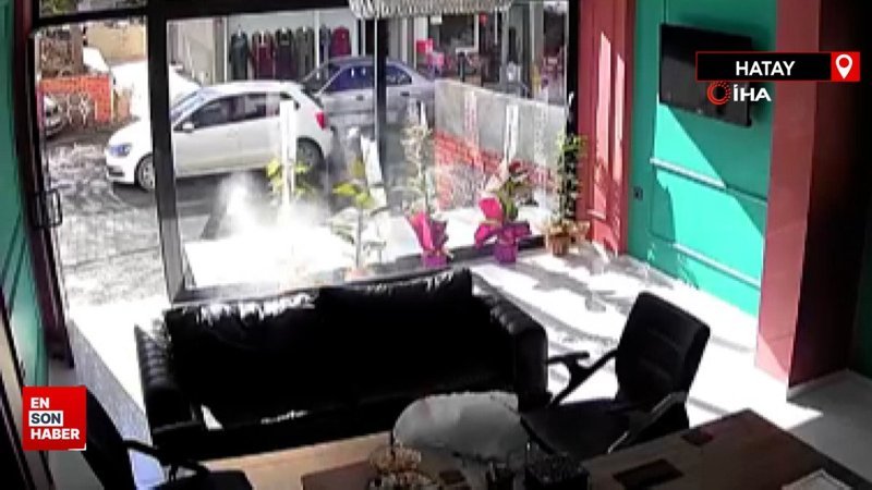 Hatay'da işyerine silahlı saldırı kamerada