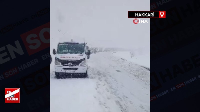 Hakkari'nin Yüksekova-Şemdinli karayolunda çok sayıda araç mahsur kaldı