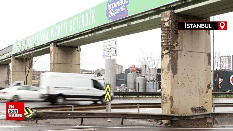 Kartal D-100'de bulunan yaya üst geçidi tehlike saçıyor