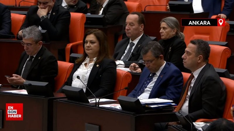 Özgür Özel, TBMM’de terörle mücadele oturumunda uyukladı