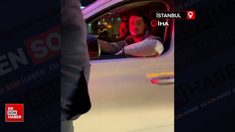 İstanbul'da trafikte iki sürücünün erkek misin kavgası kamerada