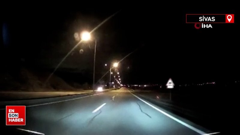 Sivas'ta önüne çıkan domuz sürüsüne çarptı, kazayı ucuz atlattı