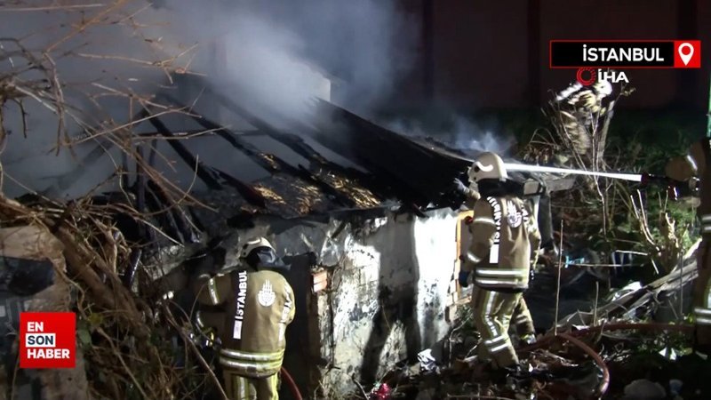 Ataşehir'de gecekondu alev alev yandı