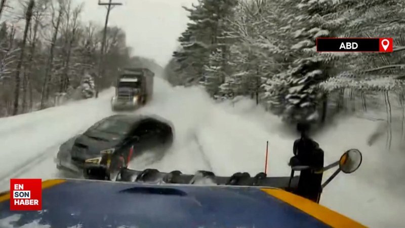 Karla kaplı yolda aracı sollamak isterken kar küreme aracına çarptı