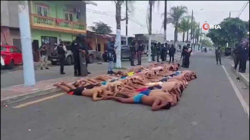 Ekvador’da hastaneyi basan çete üyeleri yarı çıplak gözaltına alındı