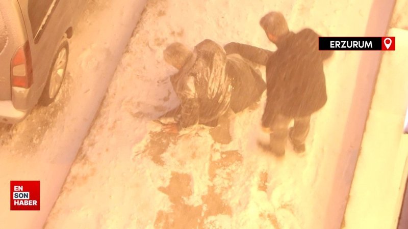 Erzurum’da yollar buz pistine döndü: Düşen düşene